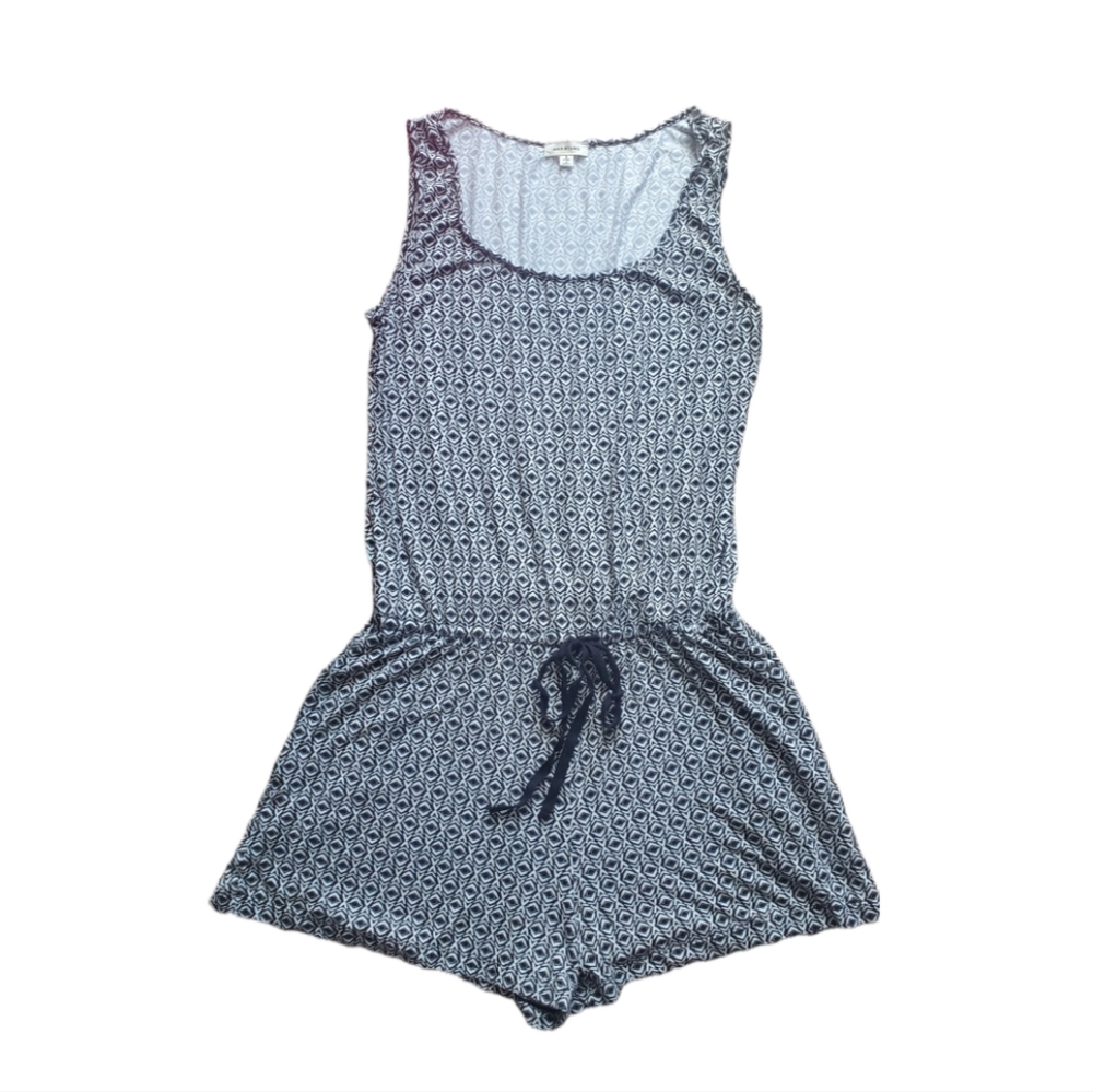 Women's Max Studio black white shorts romper size small, but can fit medium - Picture 2 of 7